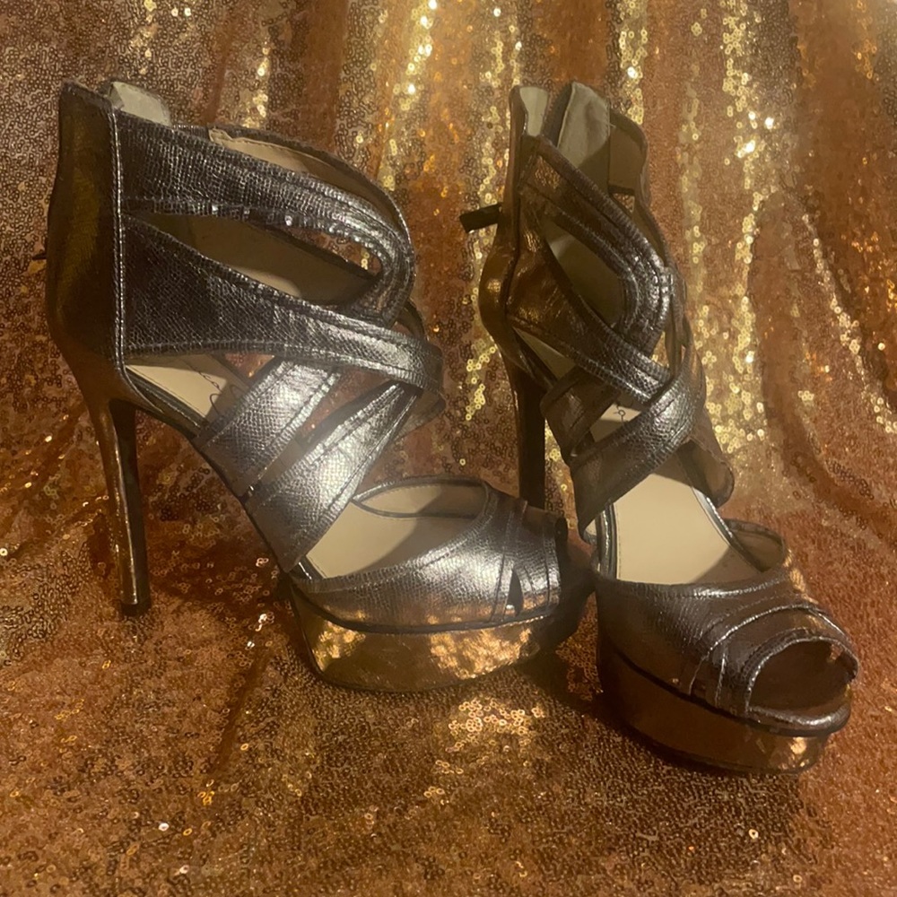 Metallic statement heel